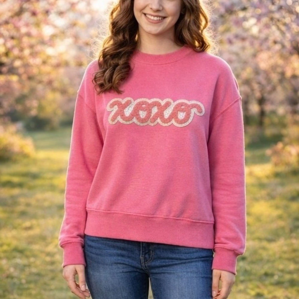 Mary Square S Pink XOXO Chenille Patch Sweatshirt Oversized Glitter Valentine